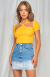 Keep your style ahead of the game with the Lola Essential Energy Yellow Ribbed Cutout Cross-Front Top! Stretchy ribbed knit fabric shapes this on-trend top that has a cross-front neckline that forms a keyhole cutout atop a fitted, short sleeve bodice with a slightly cropped hem.